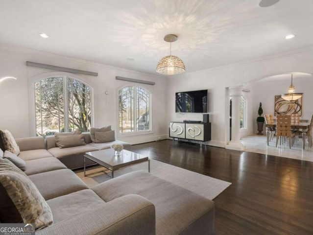 790 Glenairy Drive, Atlanta, GA 30328