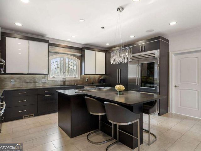 790 Glenairy Drive, Atlanta, GA 30328