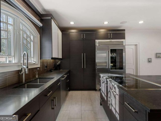 790 Glenairy Drive, Atlanta, GA 30328