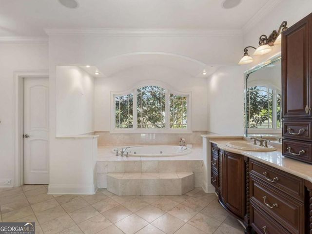 790 Glenairy Drive, Atlanta, GA 30328