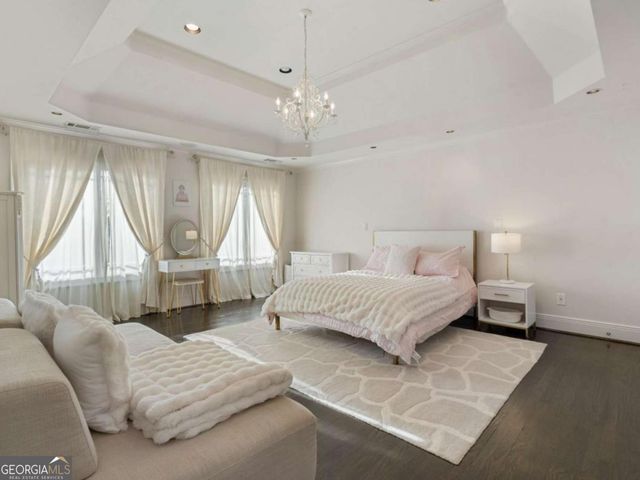 790 Glenairy Drive, Atlanta, GA 30328