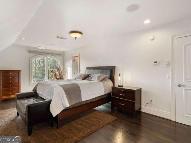 790 Glenairy Drive, Atlanta, GA 30328