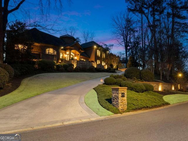 790 Glenairy Drive, Atlanta, GA 30328