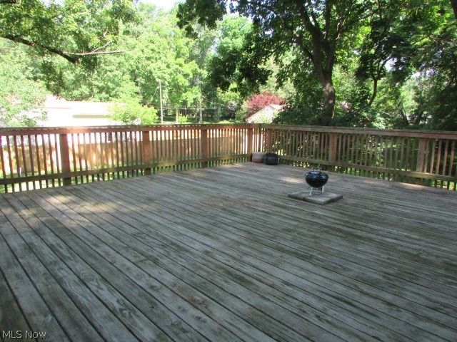 1327 Chelton Drive, Kent, OH 44240