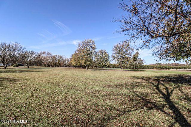 93 Carolines Lane, Whitakers, NC 27891