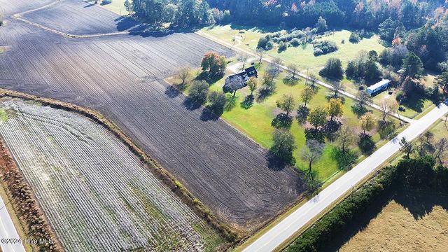 93 Carolines Lane, Whitakers, NC 27891
