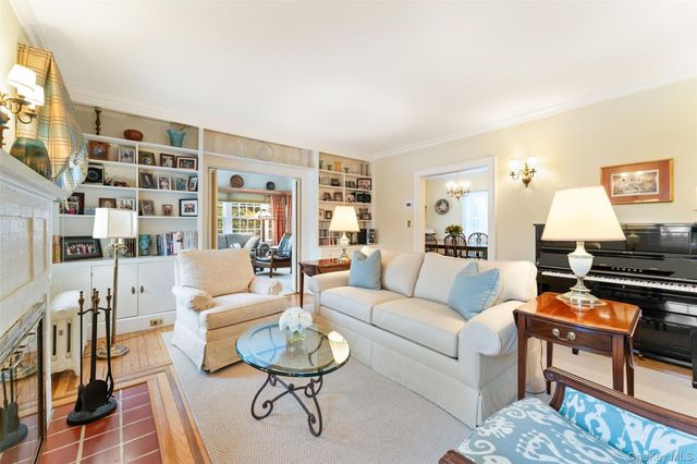 18 Tunstall Road, Scarsdale, NY 10583