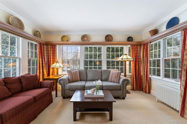 18 Tunstall Road, Scarsdale, NY 10583