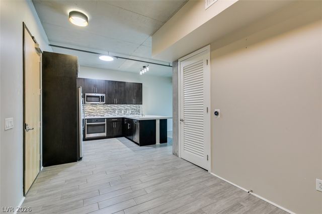 353 East Bonneville Avenue 521, Las Vegas, NV 89101