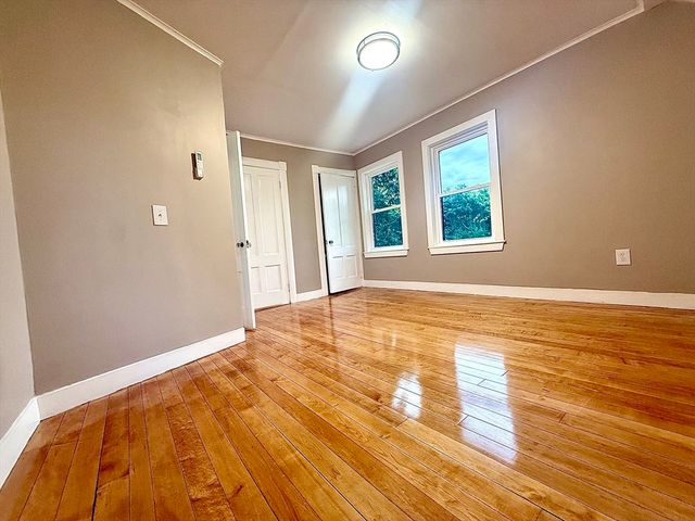 6 Wheelock St, Oxford, MA 01540
