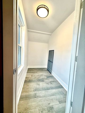 6 Wheelock St, Oxford, MA 01540