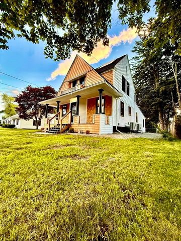 6 Wheelock St, Oxford, MA 01540
