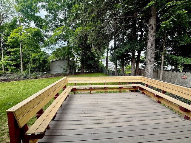 6 Wheelock St, Oxford, MA 01540