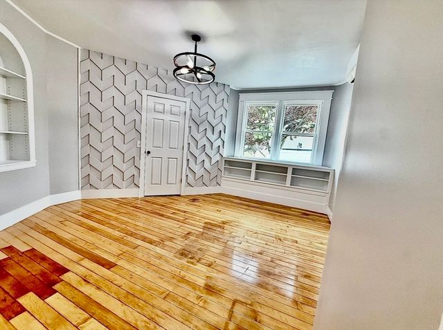 6 Wheelock St, Oxford, MA 01540