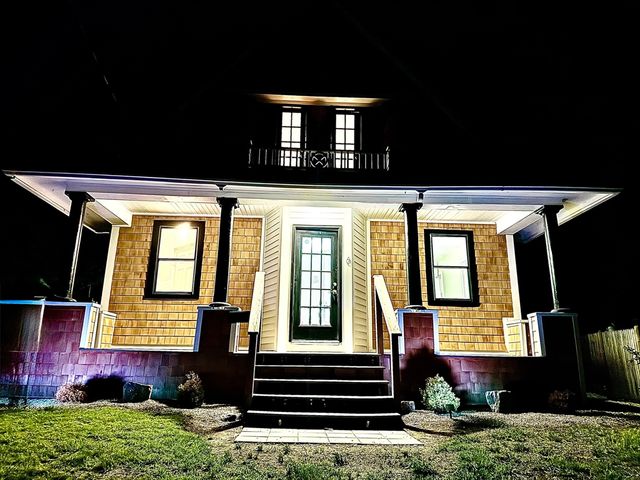 6 Wheelock St, Oxford, MA 01540