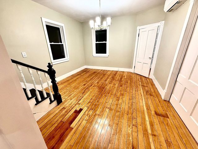 6 Wheelock St, Oxford, MA 01540