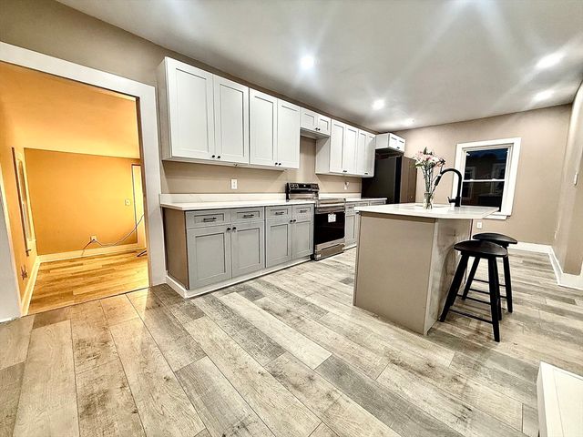 6 Wheelock St, Oxford, MA 01540