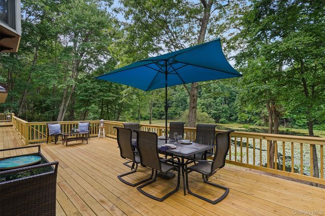 18 Sylvan Road, Lake Peekskill, NY 10537