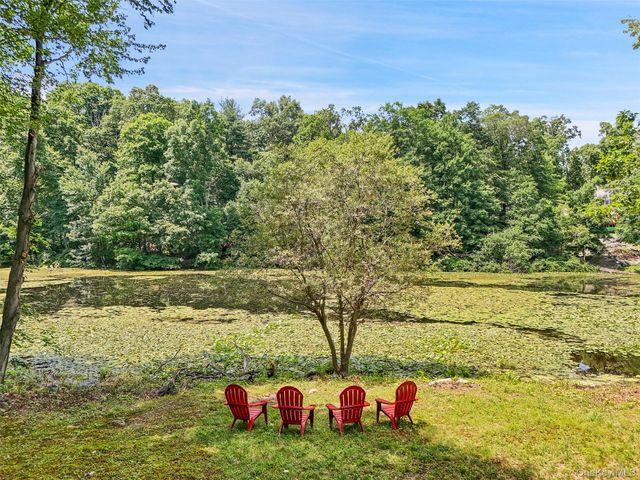 18 Sylvan Road, Lake Peekskill, NY 10537