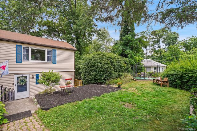 18 Sylvan Road, Lake Peekskill, NY 10537