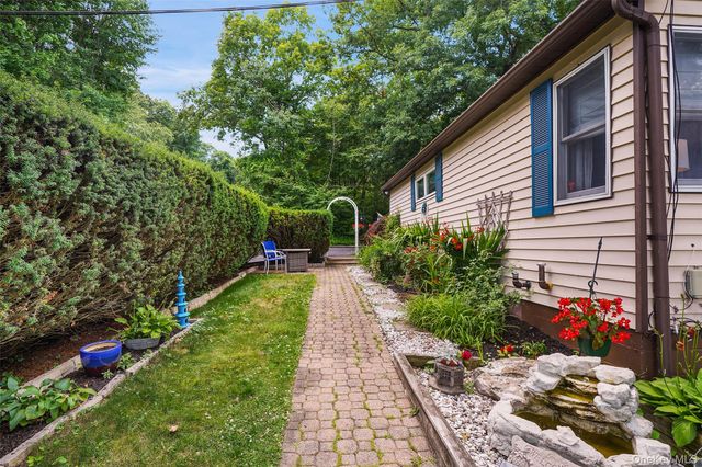 18 Sylvan Road, Lake Peekskill, NY 10537