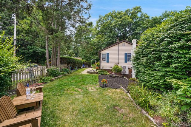 18 Sylvan Road, Lake Peekskill, NY 10537