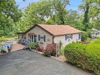 18 Sylvan Road, Lake Peekskill, NY 10537