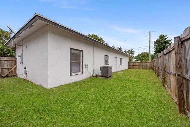 3011 Avenue M, Riviera Beach, FL 33404