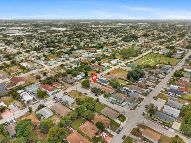 3011 Avenue M, Riviera Beach, FL 33404