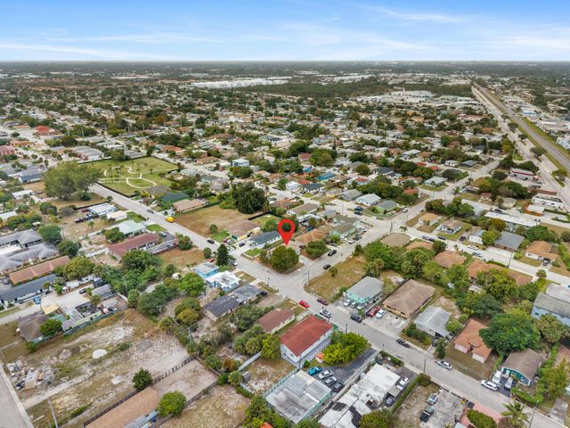 3011 Avenue M, Riviera Beach, FL 33404