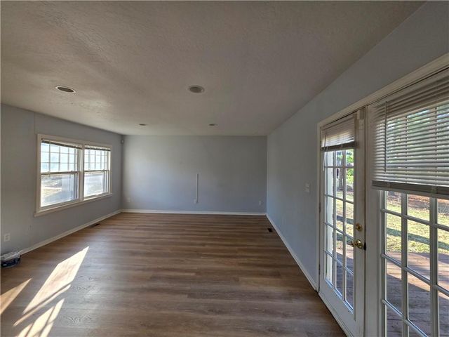 13420 Belmeade Avenue, Grandview, MO 64030