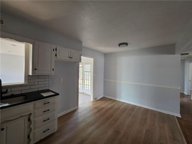 13420 Belmeade Avenue, Grandview, MO 64030