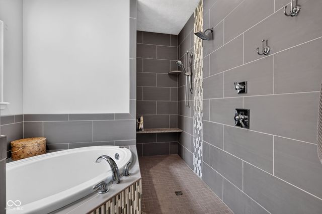 10504 Aspen Drive, Fishers, IN 46037