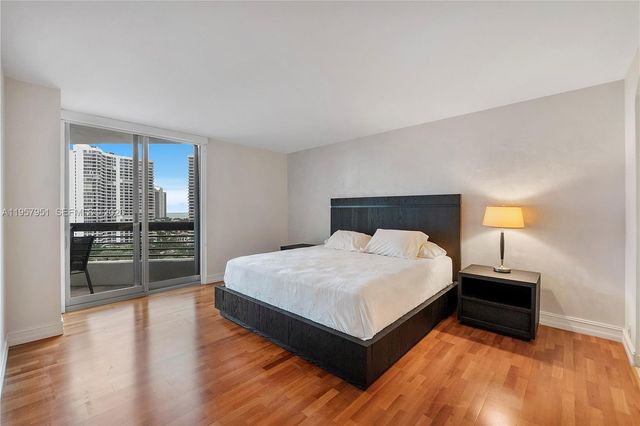 3500 Mystic Pointe Dr 1407, Aventura, FL 33180