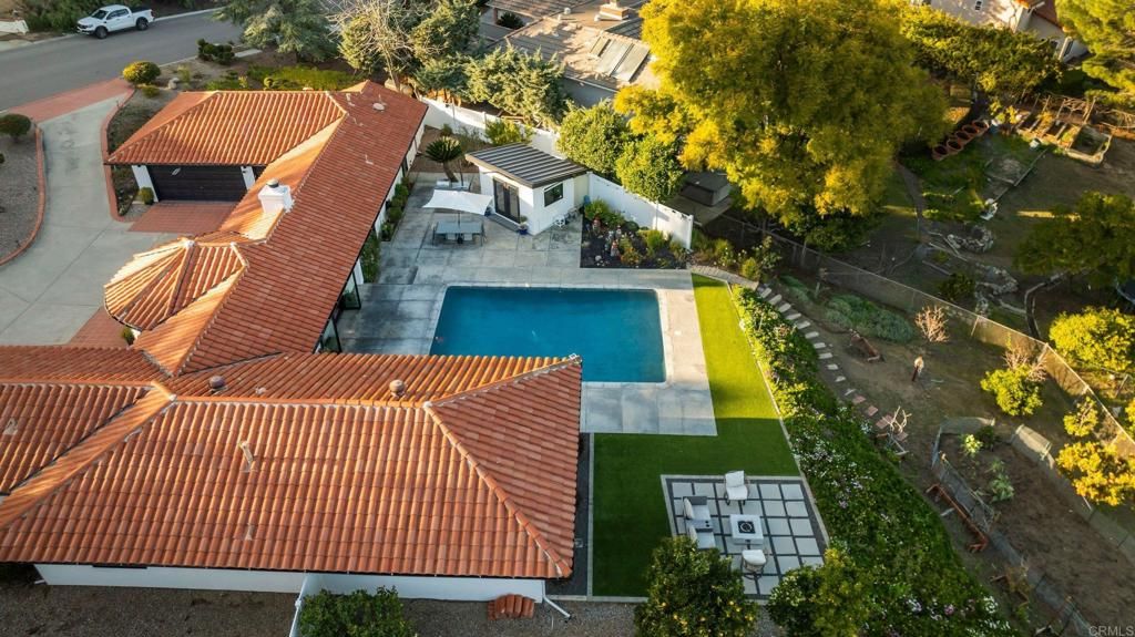 Image 22 of property listing at 15647 Calistoga Drive, Ramona, CA 92065