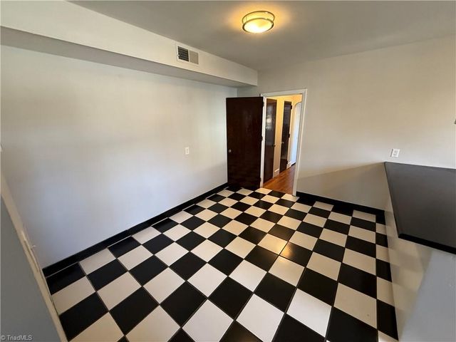 711 W First Street B, Winston-salem, NC 27101