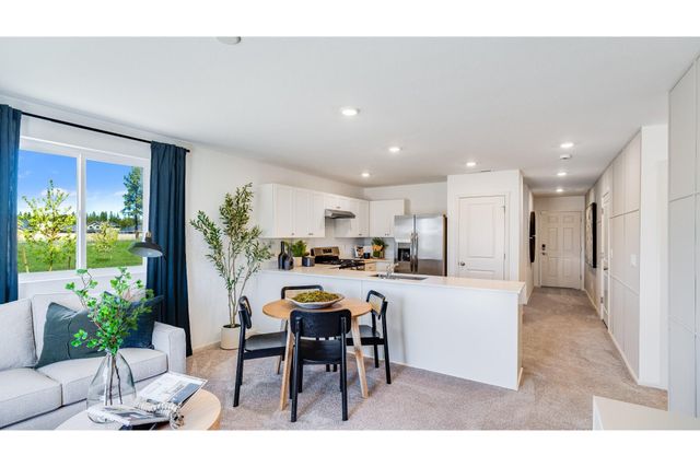 16675 Grey Pine St, La Pine, OR 97739