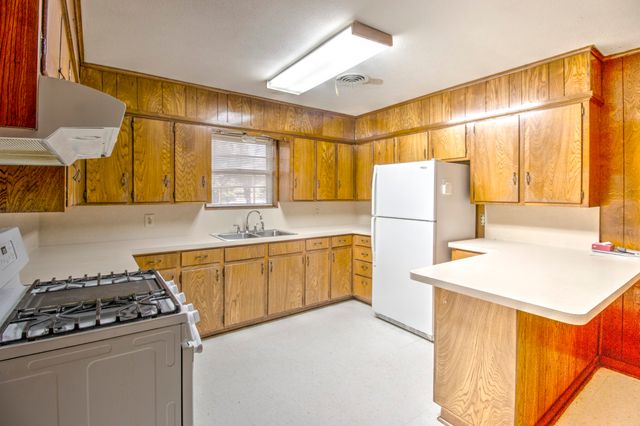 403 S Broadway Street, Collinsville, TX 76233