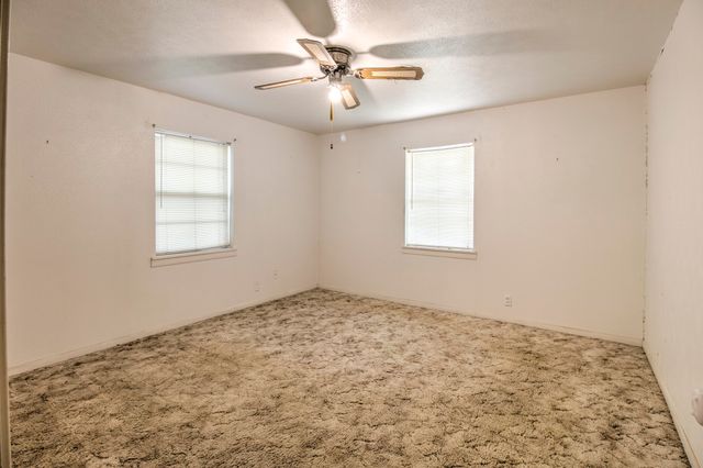 403 S Broadway Street, Collinsville, TX 76233
