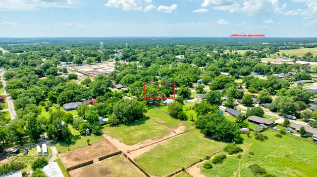403 S Broadway Street, Collinsville, TX 76233