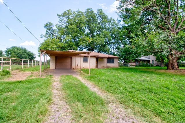 403 S Broadway Street, Collinsville, TX 76233
