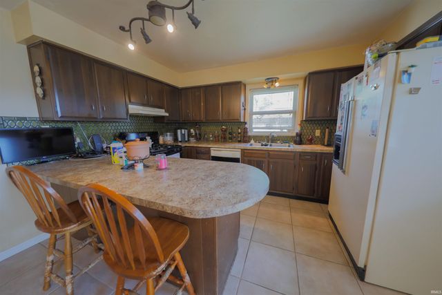 2121 E Virginia Street, Evansville, IN 47711