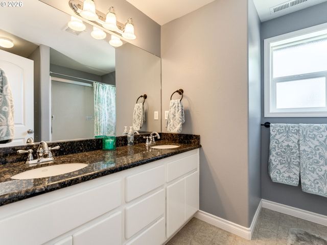 14700 Nw 9TH Pl, Vancouver, WA 98685