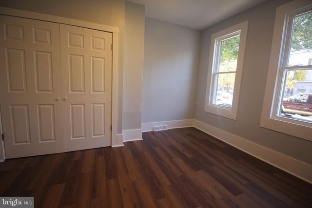 14 N OLDEN AVE N, Trenton, NJ 08609