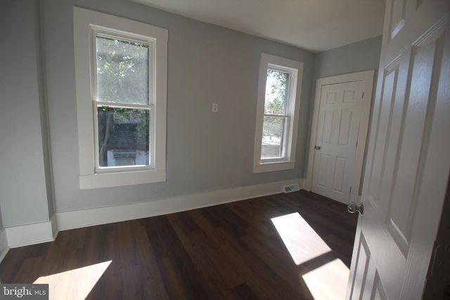 14 N OLDEN AVE N, Trenton, NJ 08609