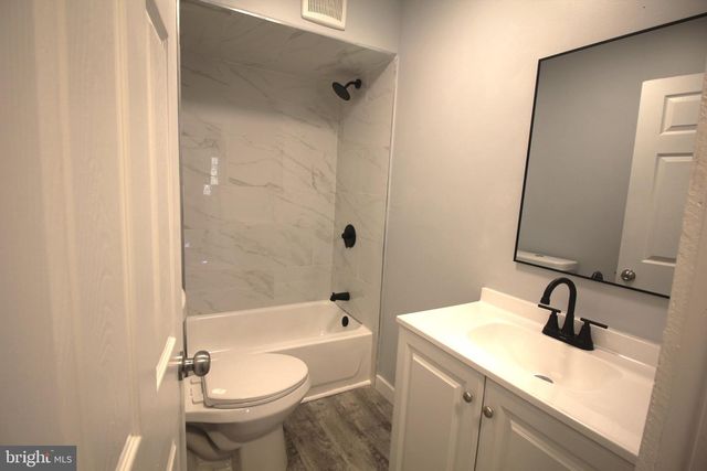 14 N OLDEN AVE N, Trenton, NJ 08609