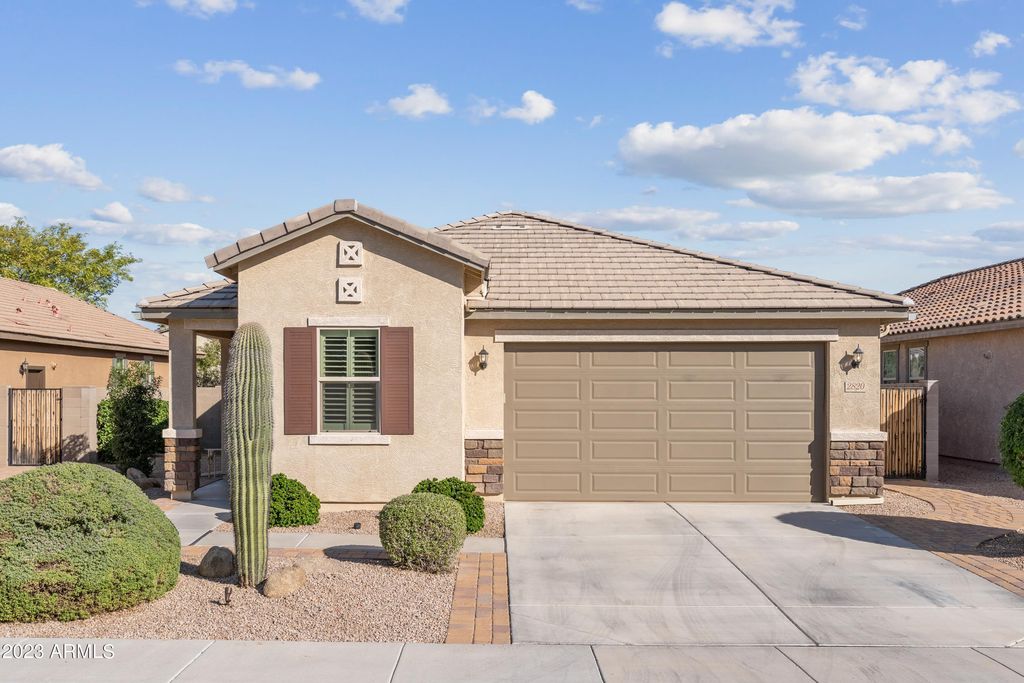 2820 E DETROIT Street, Chandler, AZ 85225