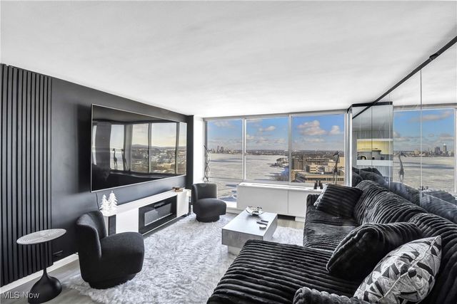 12700 Lake Avenue 2603, Lakewood, OH 44107