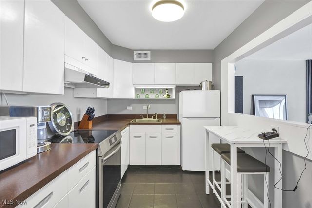 12700 Lake Avenue 2603, Lakewood, OH 44107