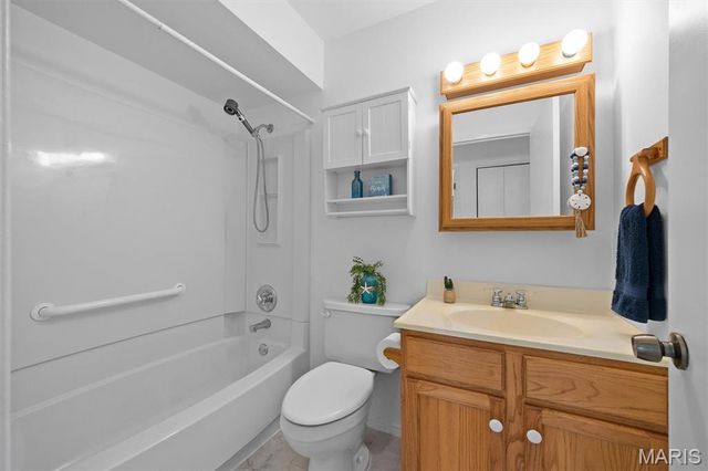 404 Whitehall Court, Belleville, IL 62223